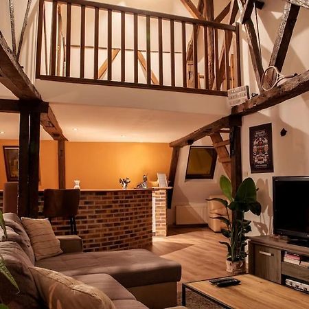 Duplex Atypique Dans La Cite Medievale Laon Exteriör bild