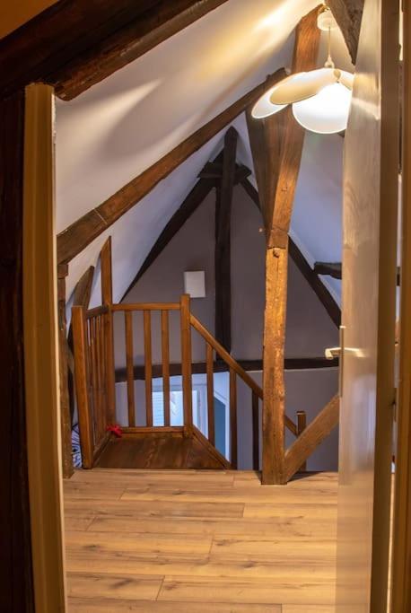 Duplex Atypique Dans La Cite Medievale Laon Exteriör bild