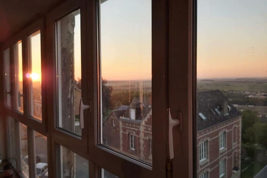 Duplex Atypique Dans La Cite Medievale Laon Exteriör bild