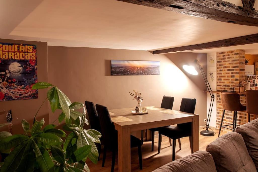Duplex Atypique Dans La Cite Medievale Laon Exteriör bild