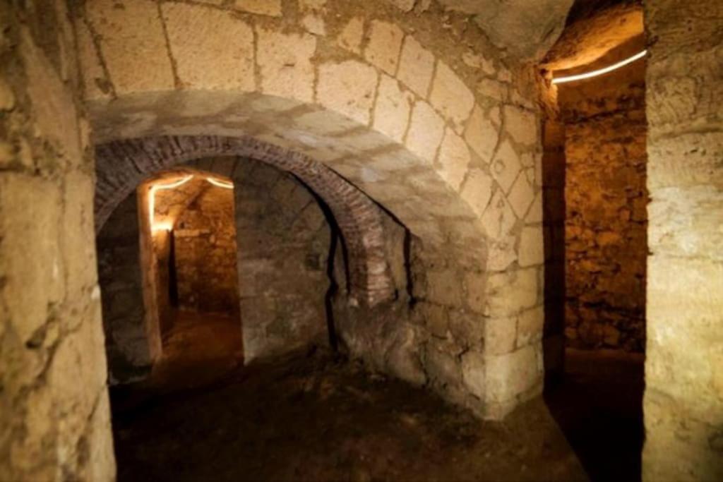 Duplex Atypique Dans La Cite Medievale Laon Exteriör bild