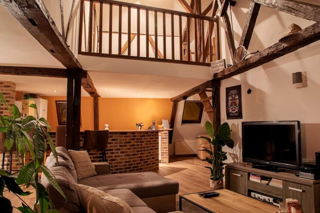 Duplex Atypique Dans La Cite Medievale Laon Exteriör bild