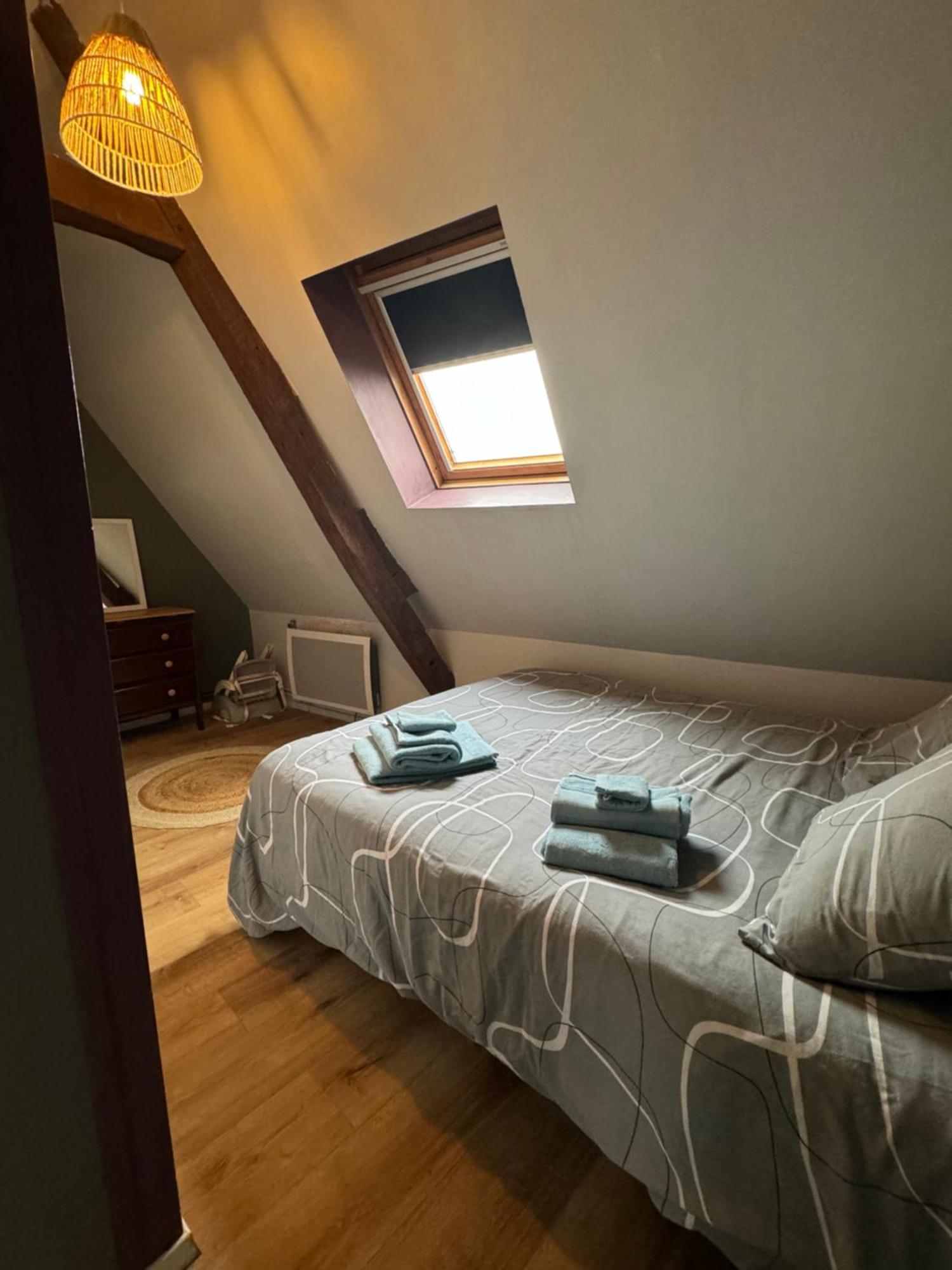 Duplex Atypique Dans La Cite Medievale Laon Exteriör bild